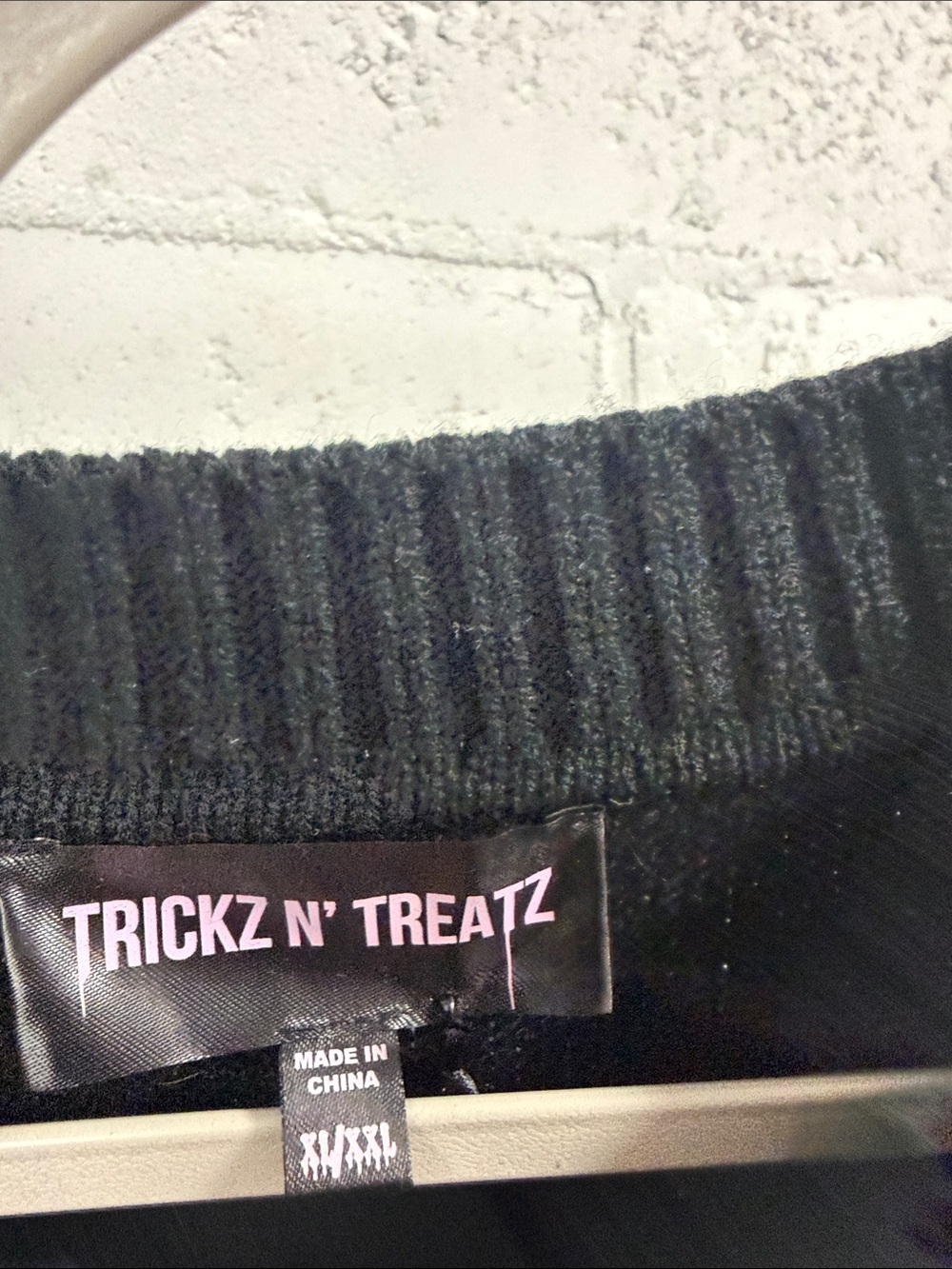 Black Halloween Kitty Pumpkin Sweater NWT - XL - Cute Cat Sweatshirt - Picture 2 of 4